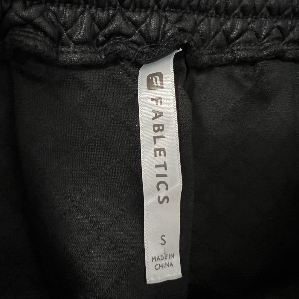 Fabletics Mini Skirt Womens Small Black Quilted Pull On Athletic Casual - Picture 2 of 5